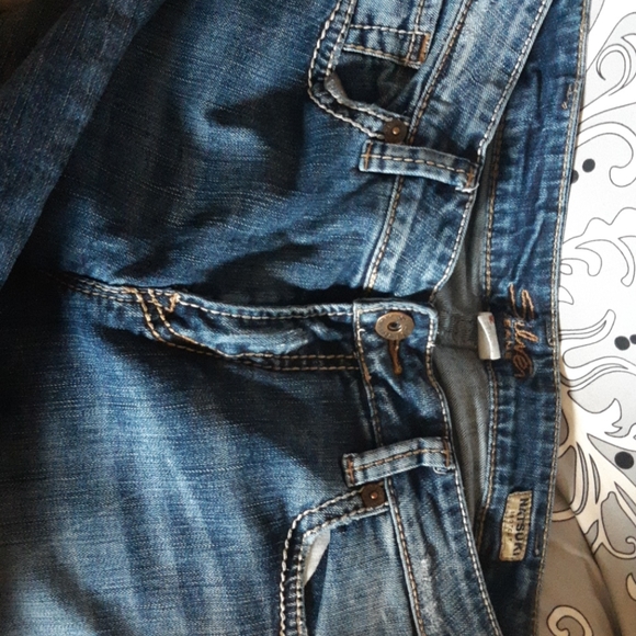 Silver Jeans - Picture 2 of 3